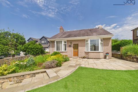 4 bed property, in Brookhouse Road, £390,000