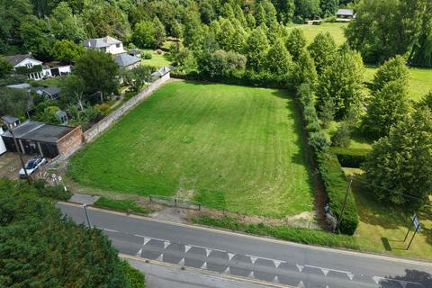 Studio, in Wargrave Road, £200,000