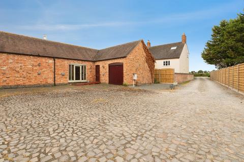 4 bed property, in Hinckley Road, £450,000