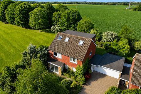 5 bed property, in Bell Close, £1,000,000