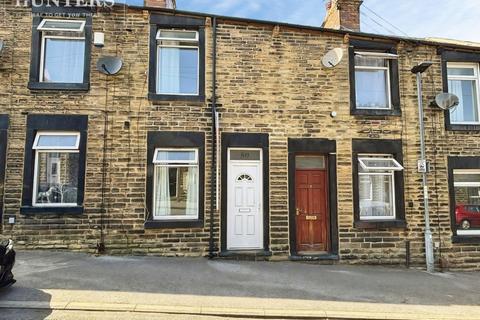 2 bed property, in Brinckman Street, £90,000