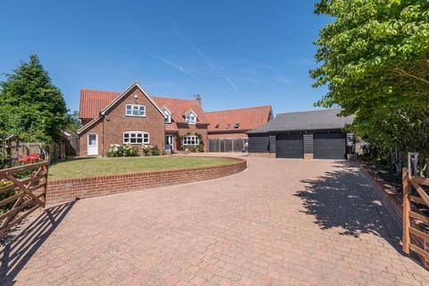4 bed property, in Mayflower, £780,000