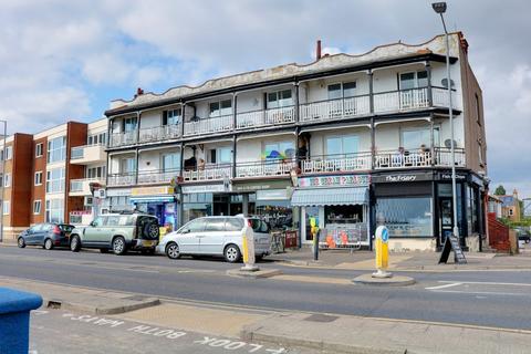 2 bed property, in Belgrave Mansions, £210,000