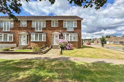 3 bed property, in College Road, £285,000