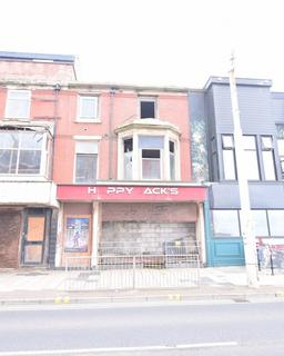 Studio, in Promenade, £100,000