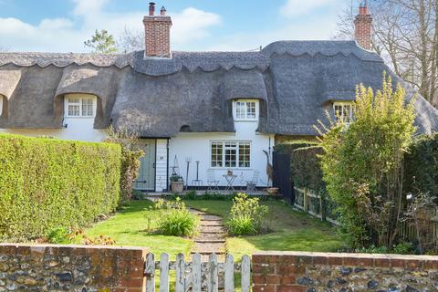 2 bed property, in Dalham, £400,000