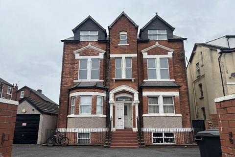 1 bed property, in Avondale Road North, £82,000