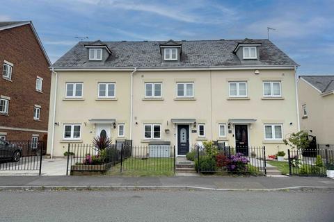3 bed property, in Tyn Y Bonau Road, £210,000