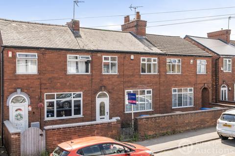 3 bed property, in Eakring Road, £90,000