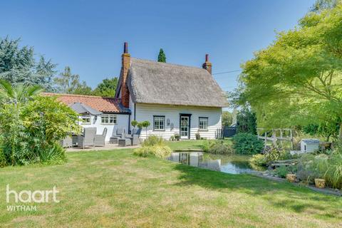 4 bed property, in Fairstead Road, £900,000