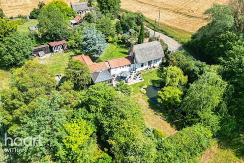 4 bed property, in Fairstead Road, £900,000