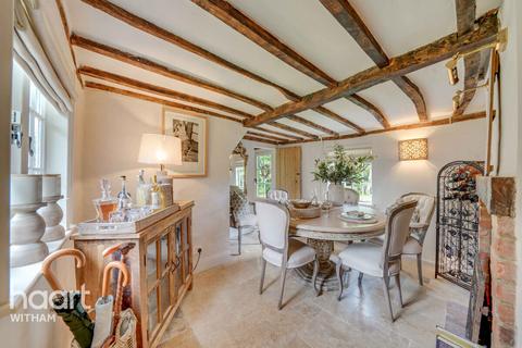 4 bed property, in Fairstead Road, £900,000
