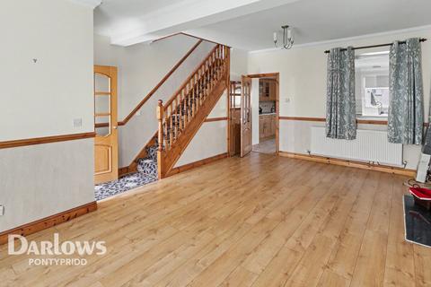 3 bed property, in Thomas Street, £140,000