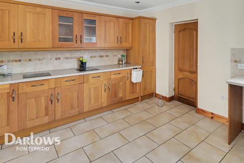 3 bed property, in Thomas Street, £140,000