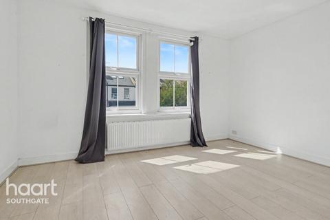 3 bed property, in Eldon Road, £585,000