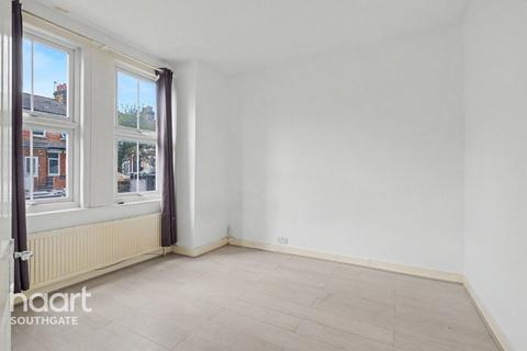 3 bed property, in Eldon Road, £585,000