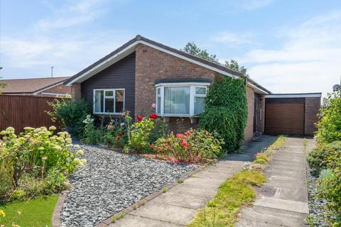 3 bed property, in Annan Close, £375,000