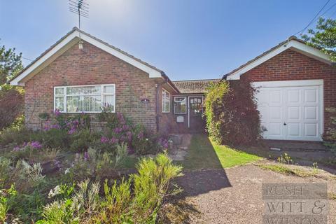 3 bed property, in Pett Level Road, £350,000