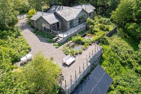 3 bed property, in off Old Clitheroe Road, £850,000