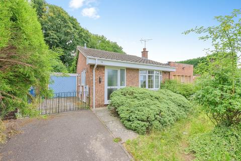 2 bed property, in Tanhill, £200,000