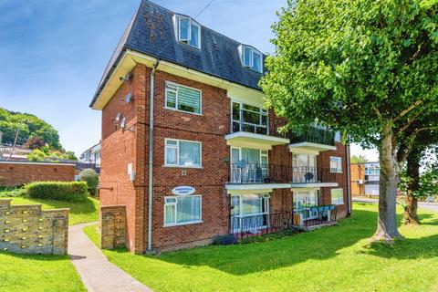 2 bed property, in Old Farm Drive, £170,000