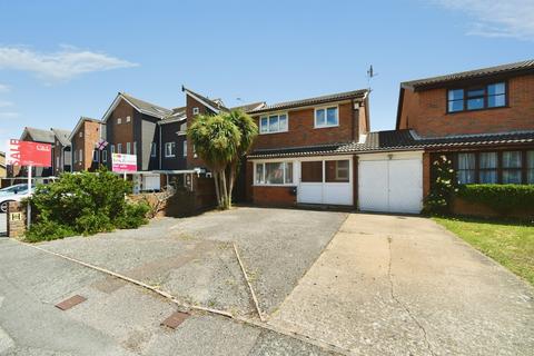 3 bed property, in Seaview Avenue, £350,000