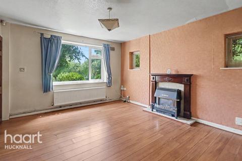 3 bed property, in Highbury Road, £160,000