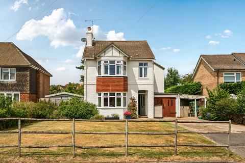 3 bed property, in Broadwell Road, £935,000