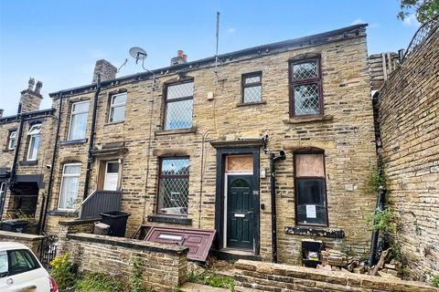 1 bed property, in Camm Street, £55,000