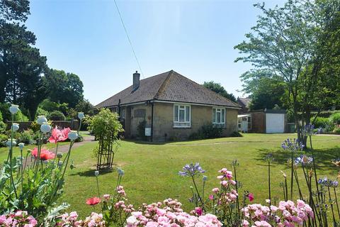 3 bed property, in APPLEY/PUCKPOOL, £374,500