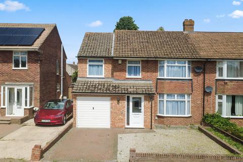4 bed property, in Canterbury CT1, £450,000
