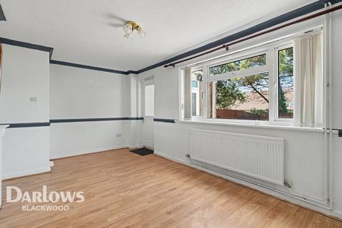 3 bed property, in Blackwood NP12, £135,000