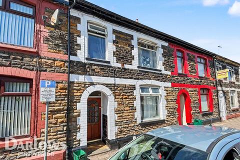 4 bed property, in Meadow Street, £120,000