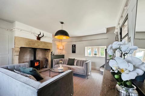 3 bed property, in Hang Yeat House, £858,000