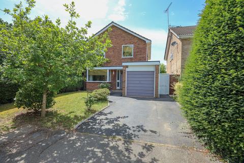 3 bed property, in Hambrook, £560,000