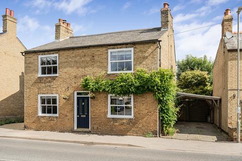 4 bed property, in High Street, £375,000