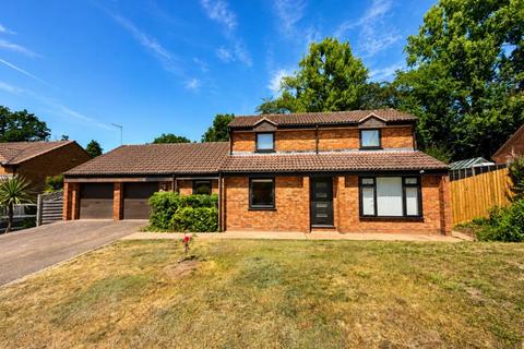 4 bed property, in Grove Drive, £595,000