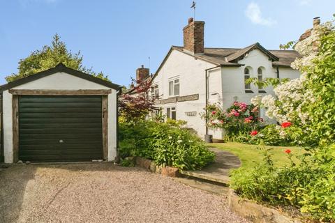 3 bed property, in The Moss, £400,000