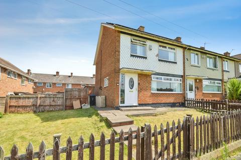 3 bed property, in Fremington Walk, £120,000