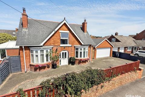3 bed property, in Roman Way, £500,000
