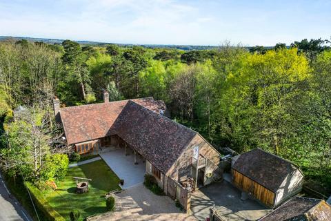 5 bed property, in Netherfield TN33, £985,000
