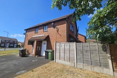 2 bed property, in Banstead Close, £140,000