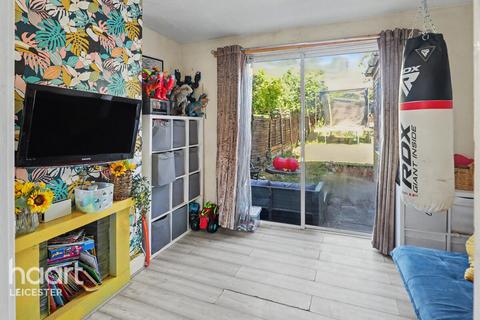 3 bed property, in Aylestone Lane, £250,000