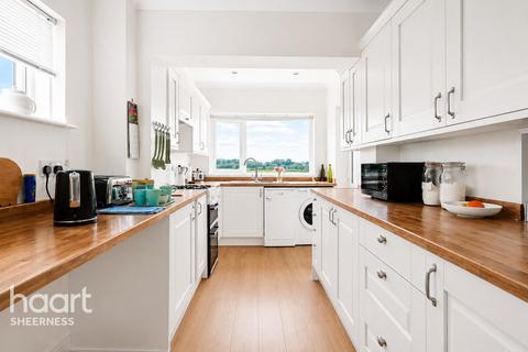 3 bed property, in The Broadway, £335,000