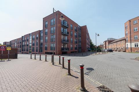 2 bed property, in 77 Rumbush Lane, £147,500