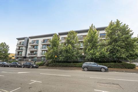 1 bed property, in 52 Chapel Road, £165,000