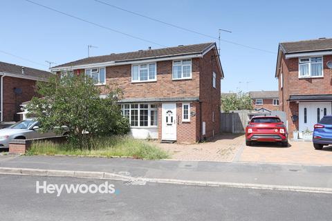 3 bed property, in Meadow Lane, £220,000