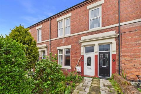 2 bed property, in Salisbury Avenue, £175,000