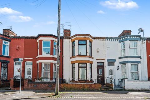 2 bed property, in Chelsea Road, £40,000