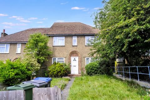 2 bed property, in Uphill Drive, £135,000